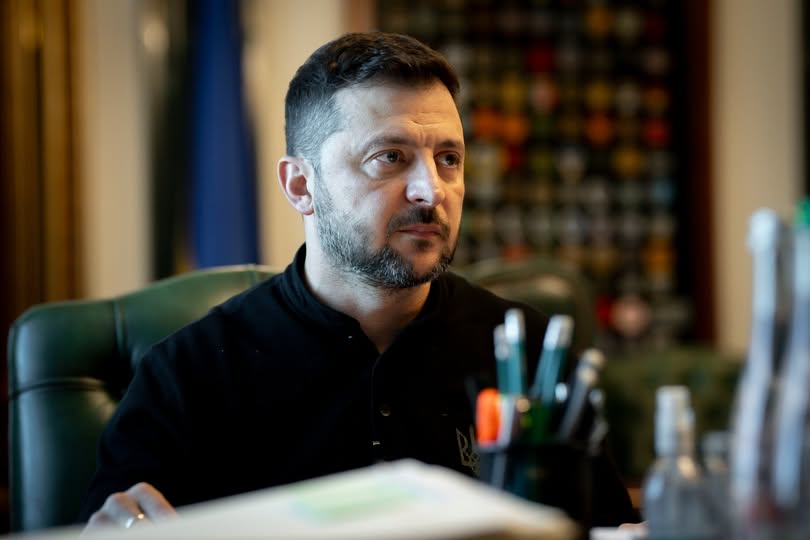 Зеленський відповів на пропозицію Лукашенка поговорити: "Він живе у своєму світі. І в цей світ іноді заходить Путін